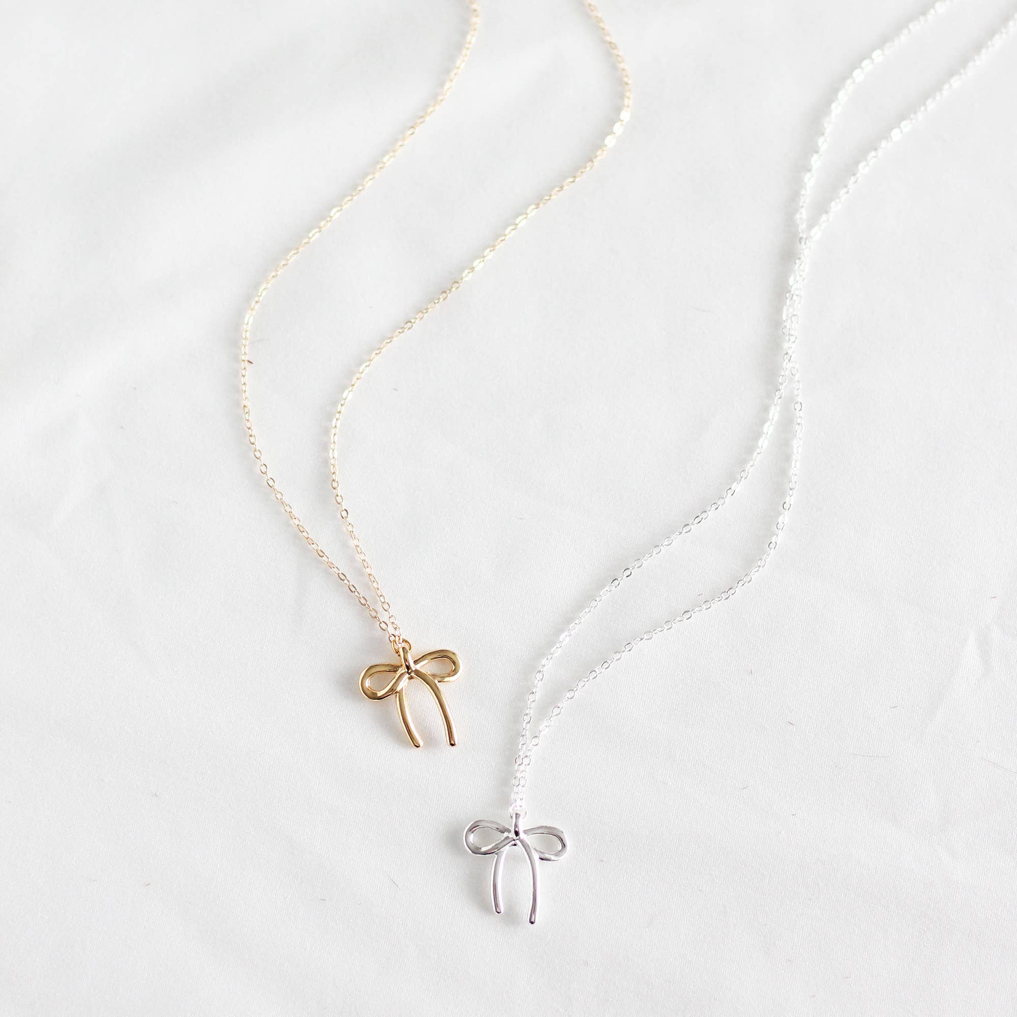 Bow Necklace