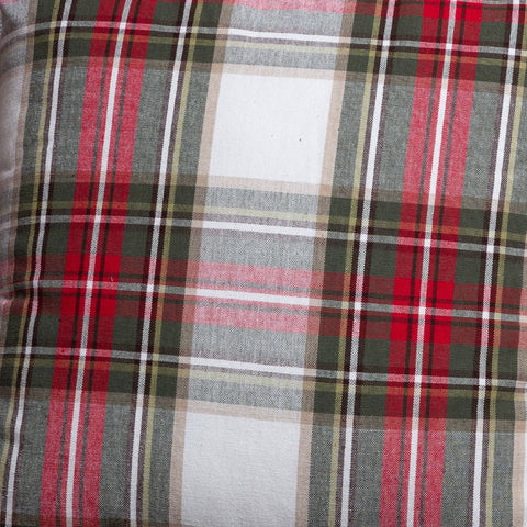 Fabstyles Christmas Celebration Plaid Oven Mitts (Set of 2)