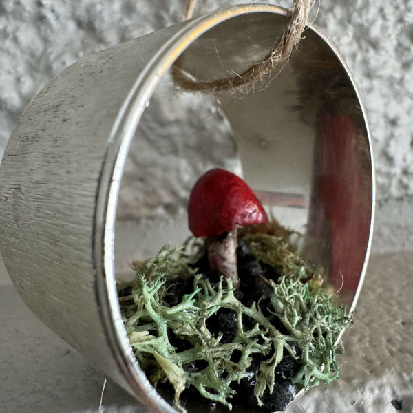 Ring Mushroom Ornament -red cap thin mushroom
