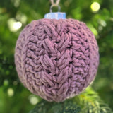 Christmas Bauble - cable stitch 