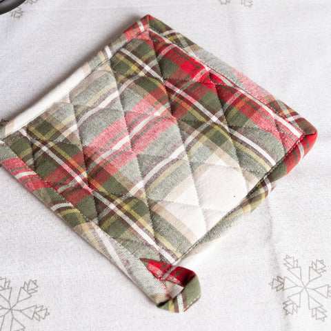 Fabstyles Christmas Celebration Plaid Potholders (Set of 2)