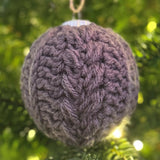 Christmas Bauble - cable stitch 