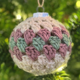 Christmas Bauble - granny stitch 