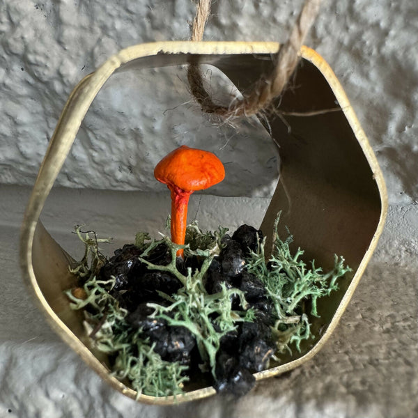 Ring Mushroom Ornament - brass hexagon orange
